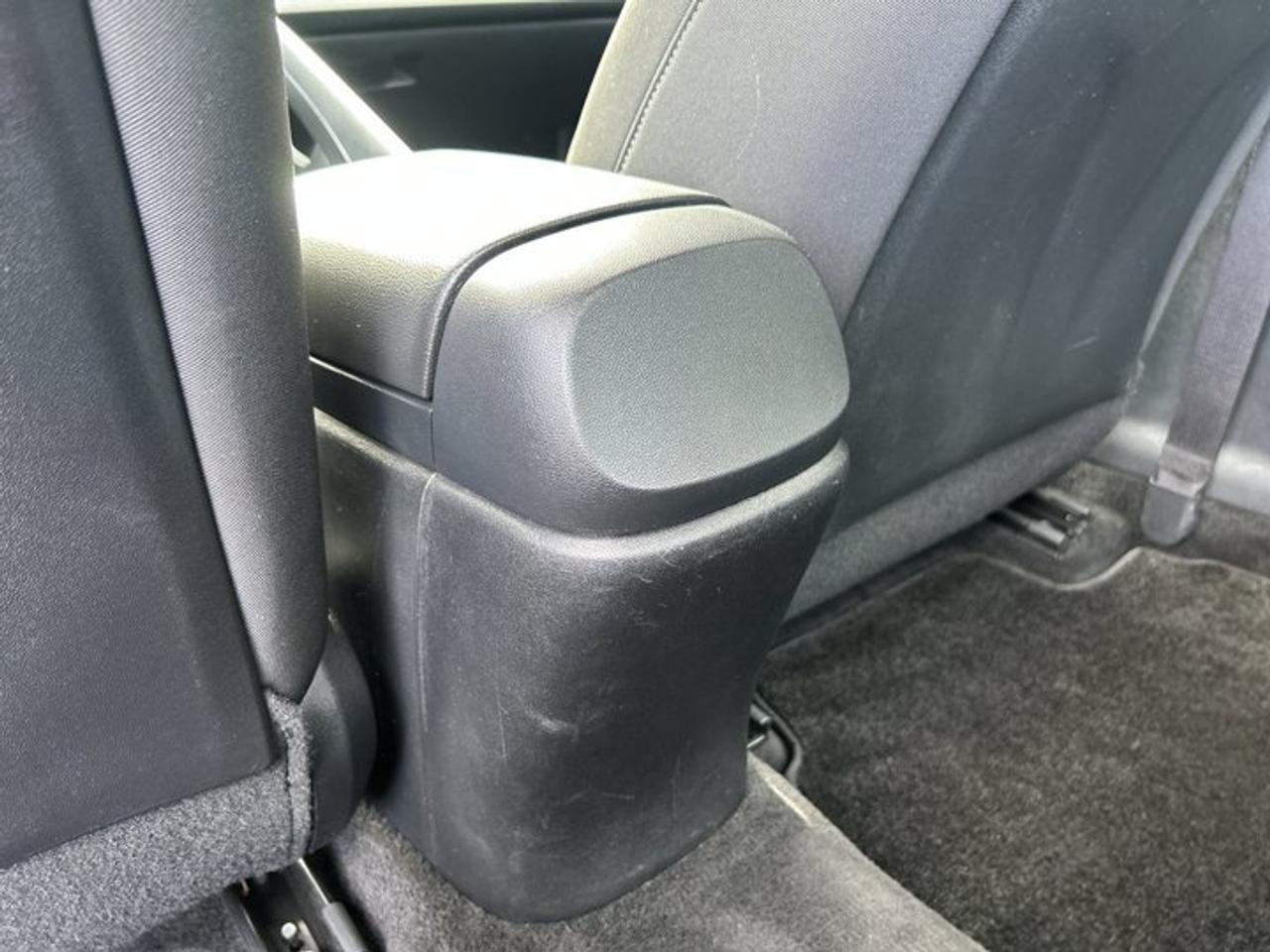 2022 Hyundai Elantra Preferred | Heated Steering Wheel Photo