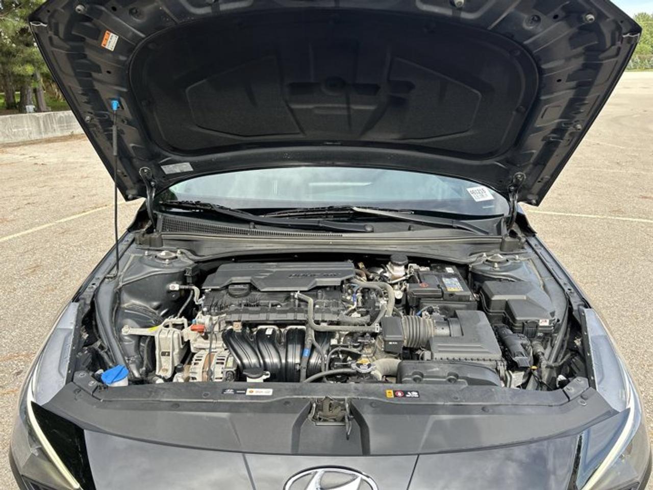 2022 Hyundai Elantra Preferred | Heated Steering Wheel Photo