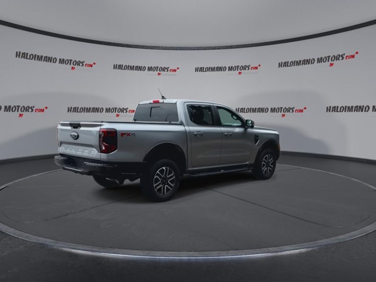 2024 Ford Ranger LARIAT FX4 SuperCrew 5' Box 4WD | No Accidents Photo