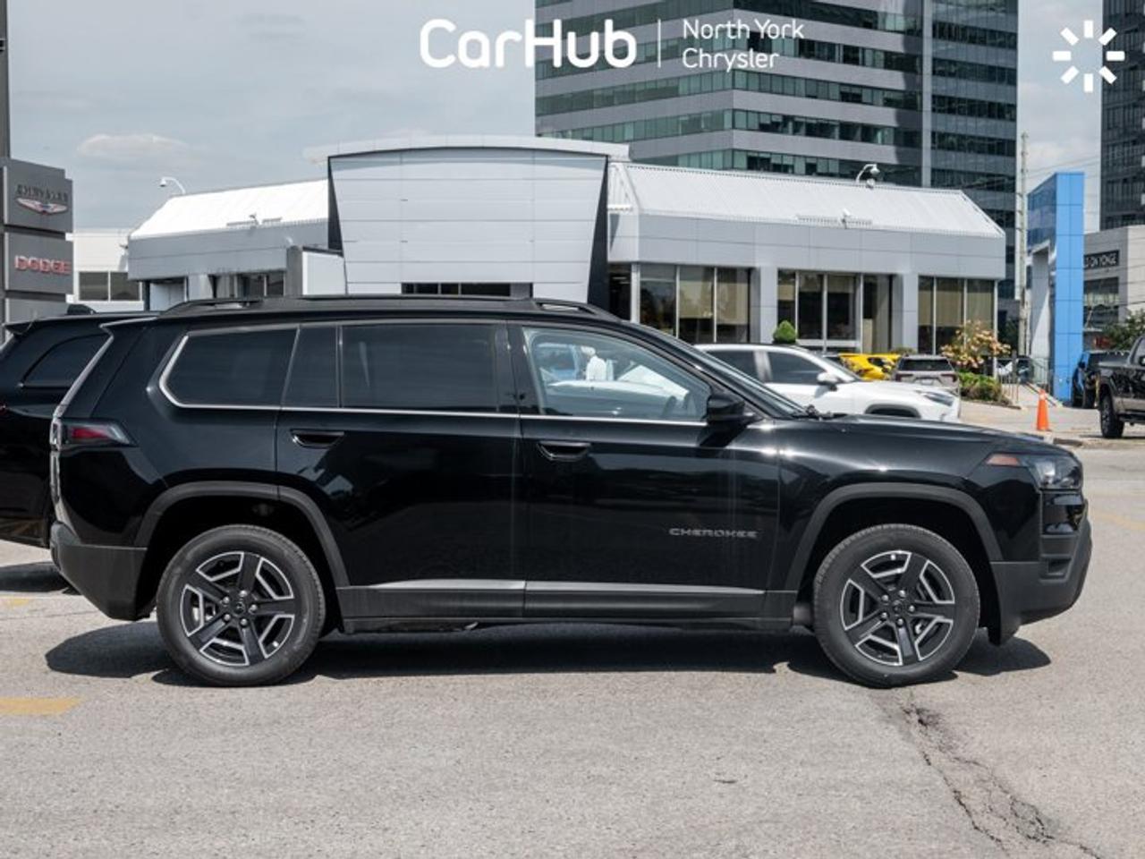 2026 Jeep Cherokee Limited 1.6L Turbo Hybrid | Customer Preferred Package 23G | Dual-Pane Panoramic Sunroof Photo4