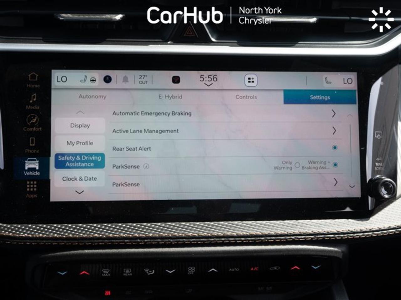 2026 Jeep Cherokee Limited 1.6L Turbo Hybrid | Customer Preferred Package 23G | Dual-Pane Panoramic Sunroof Photo