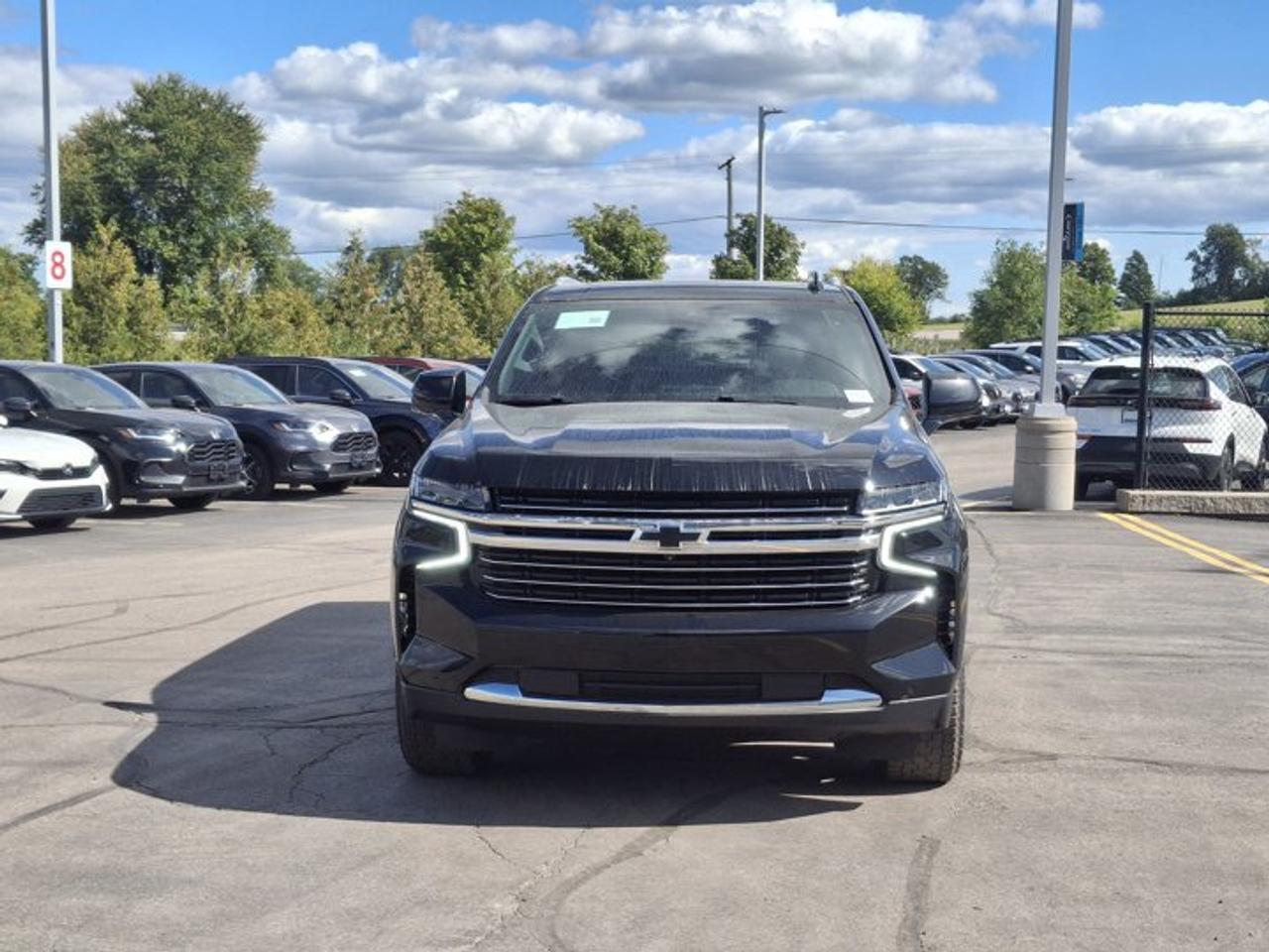 2023 Chevrolet Suburban LT 4WD | Signature Pkg | Leather | Panoramic Sunroof | Max Trailering Pkg | Luxury Pkg | and More ! Photo