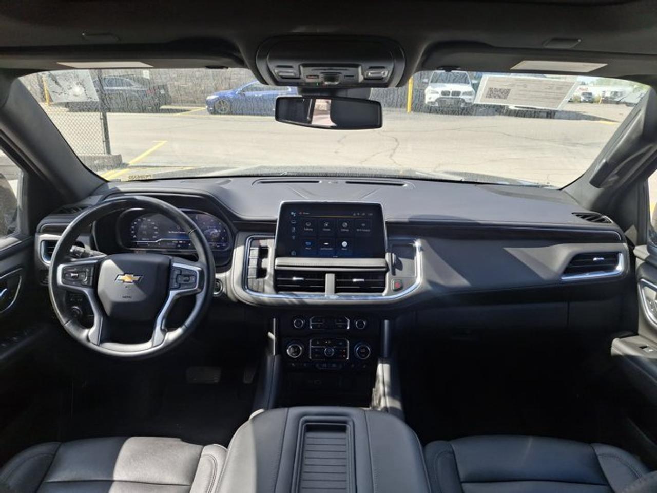 2023 Chevrolet Suburban LT 4WD | Signature Pkg | Leather | Panoramic Sunroof | Max Trailering Pkg | Luxury Pkg | and More ! Photo