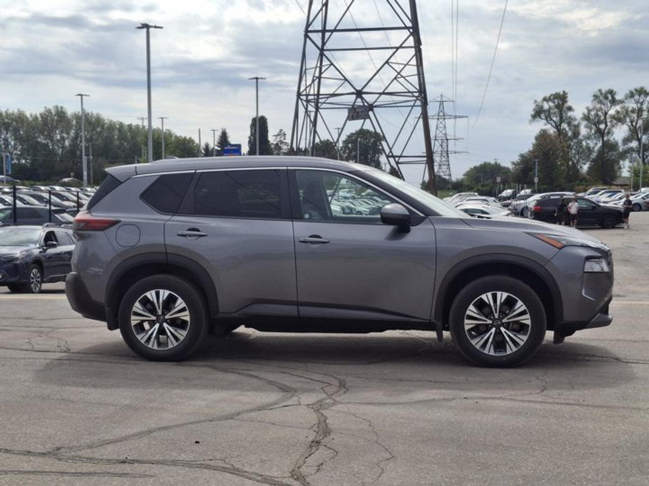 2023 Nissan Rogue SV AWD | Sunroof | 360 Camera | Radar Cruise | Power Seat | Remote Start | CarPlay + Android & More! Photo