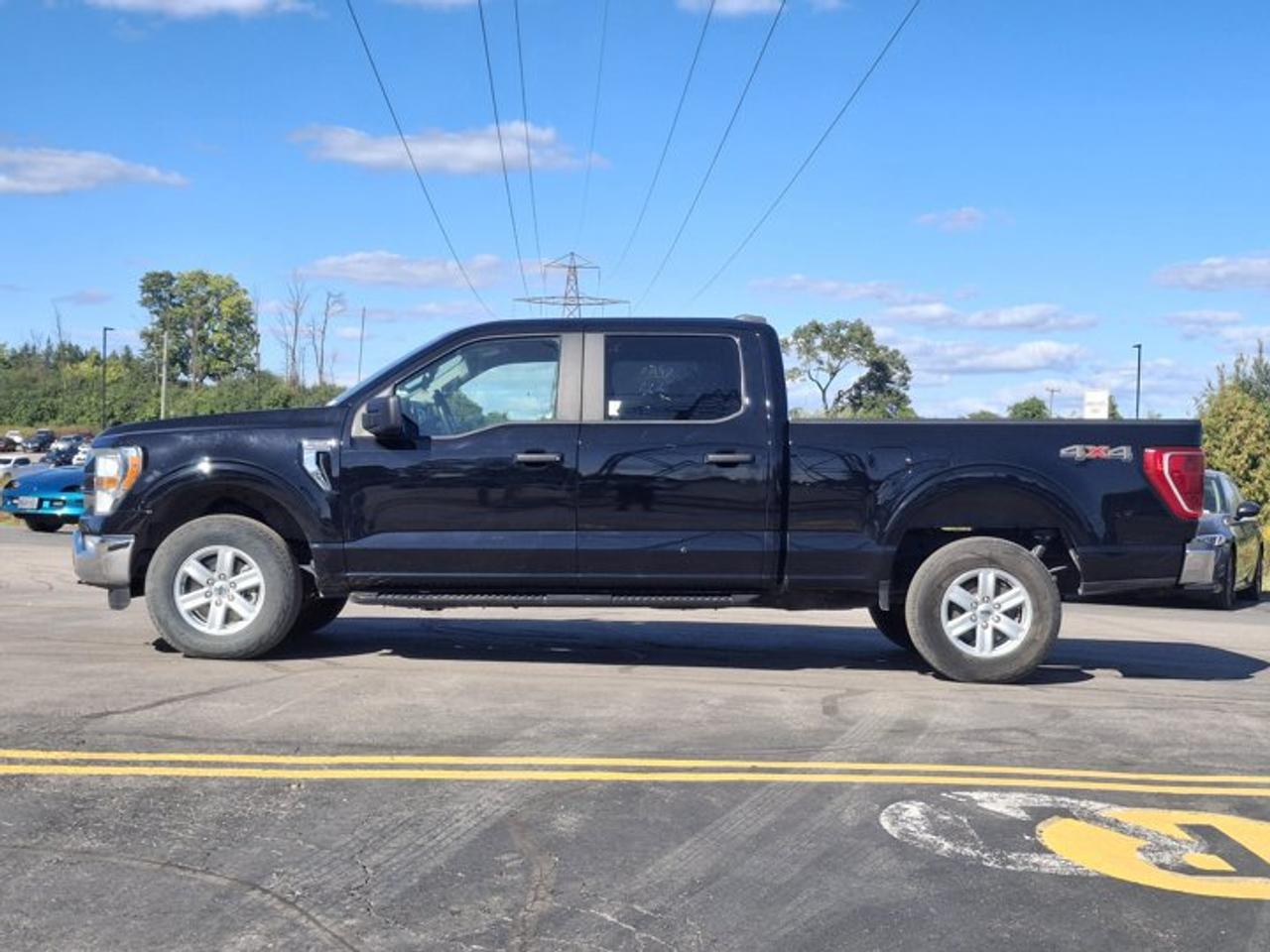 2022 Ford F-150 XLT Crew 4x4 | 5.0L | 3.73 Axle | Running Boards | Reverse Camera | Hitch | and More ! Photo1