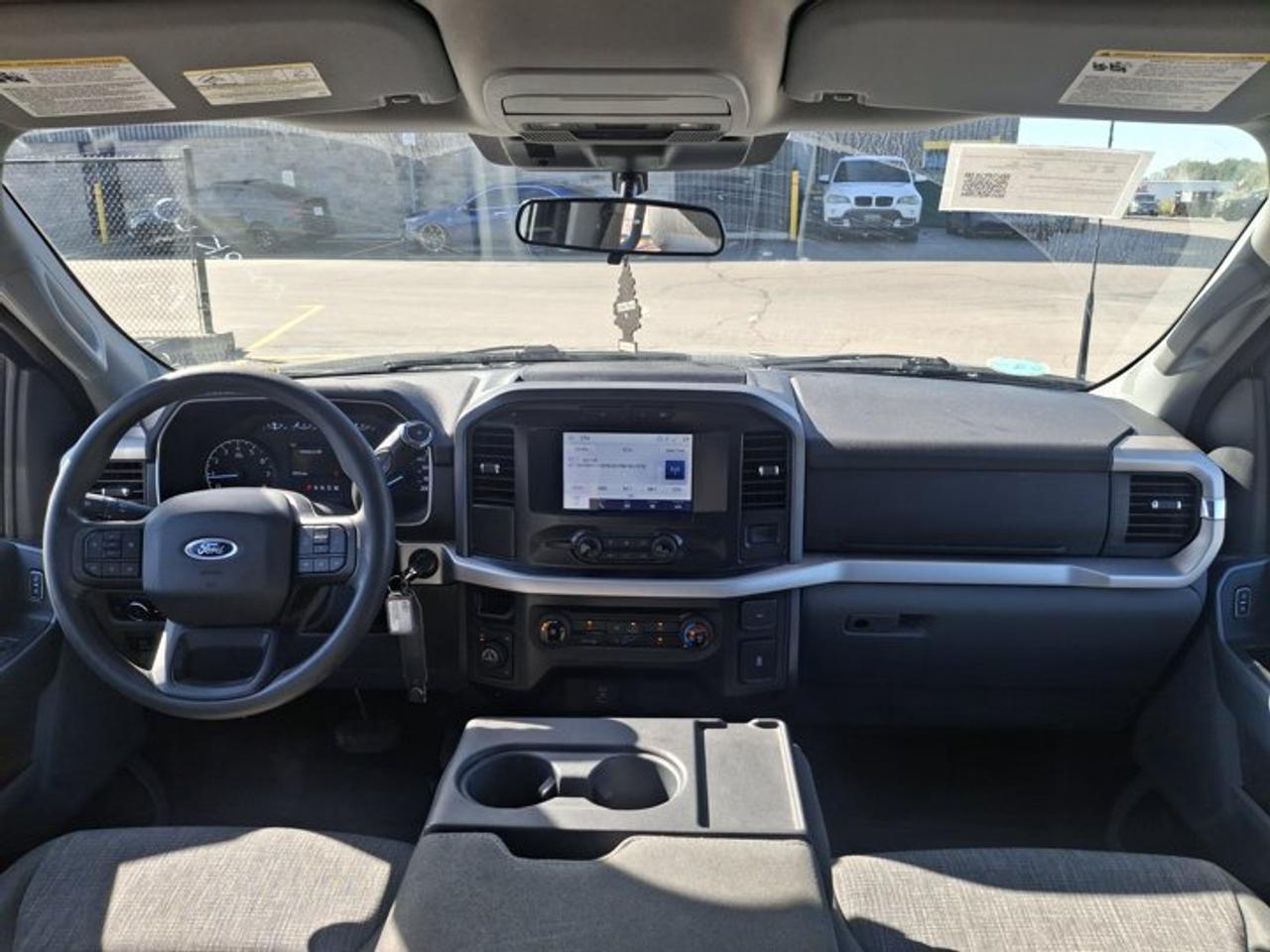 2022 Ford F-150 XLT Crew 4x4 | 5.0L | 3.73 Axle | Running Boards | Reverse Camera | Hitch | and More ! Photo