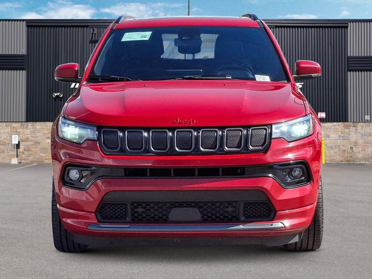 2022 Jeep Compass (RED) Edition Limited 4x4 | Leather | Panoramic Sunroof | Heated Seats + Steering | BSM | and More ! Photo