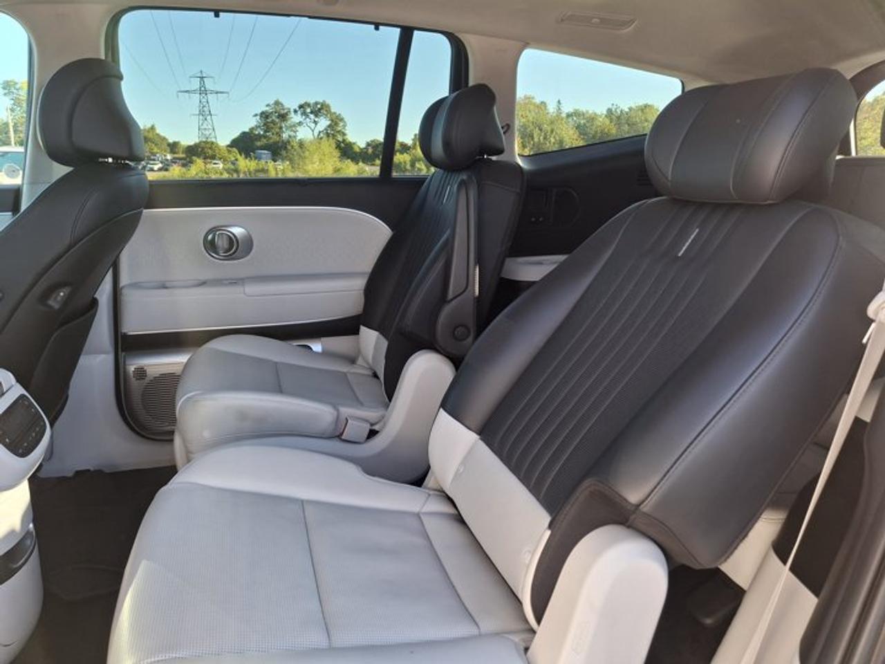 2026 Hyundai IONIQ 9 Ultimate Calligraphy AWD | Nav | Leather | Panoramic Sunroof | Heated Seats + Steering | and More ! Photo