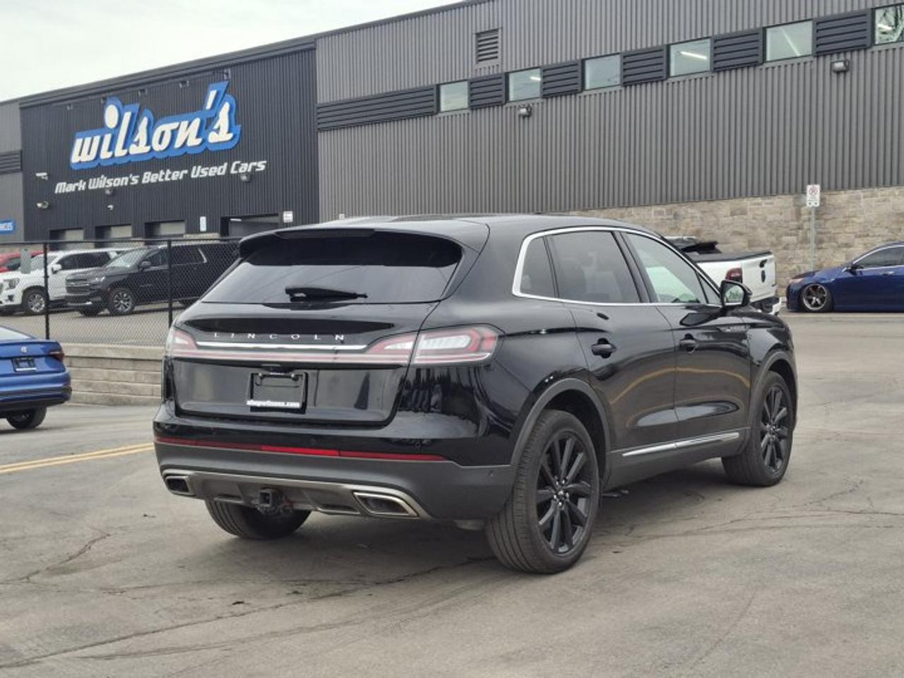 2023 Lincoln Nautilus Reserve AWD | Leather | Vista Roof | Tow Pkg | Nav | ACC | 20" Black Wheels | and More ! Photo