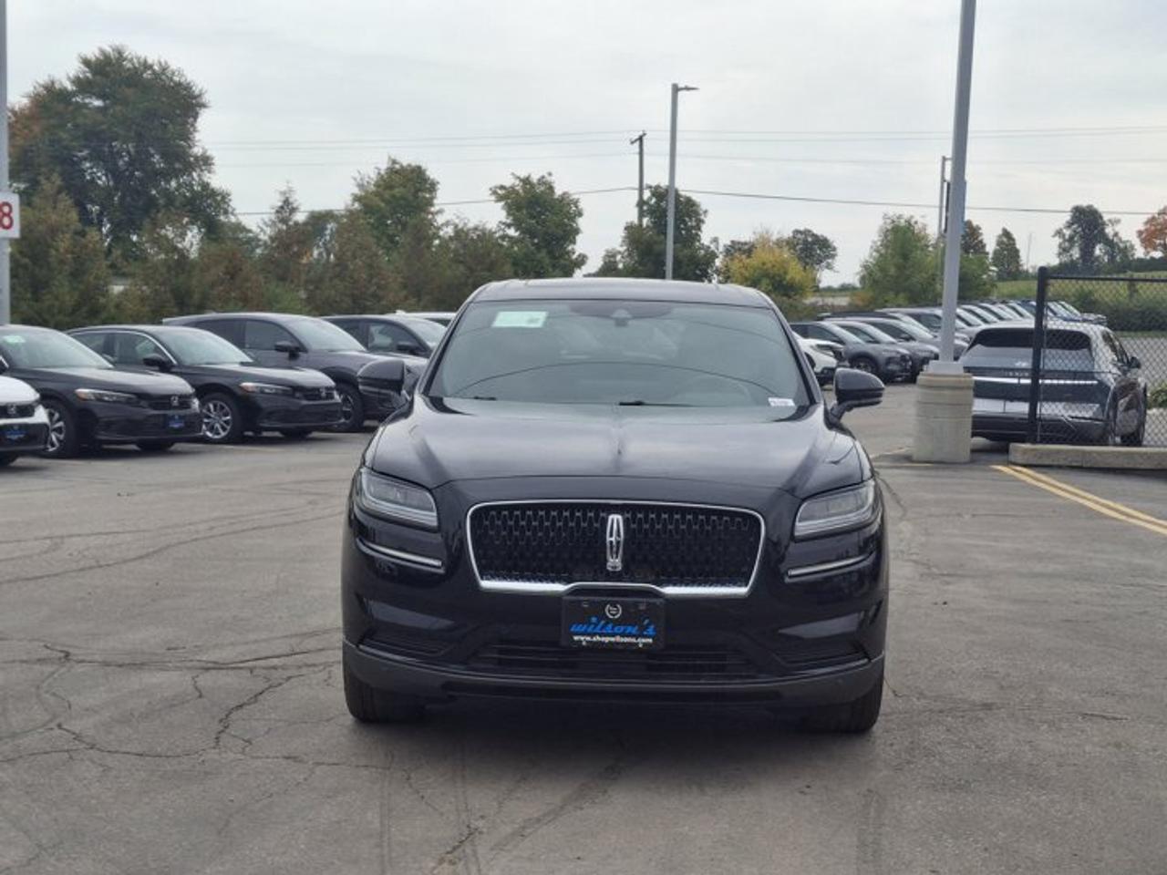 2023 Lincoln Nautilus Reserve AWD | Leather | Vista Roof | Tow Pkg | Nav | ACC | 20" Black Wheels | and More ! Photo