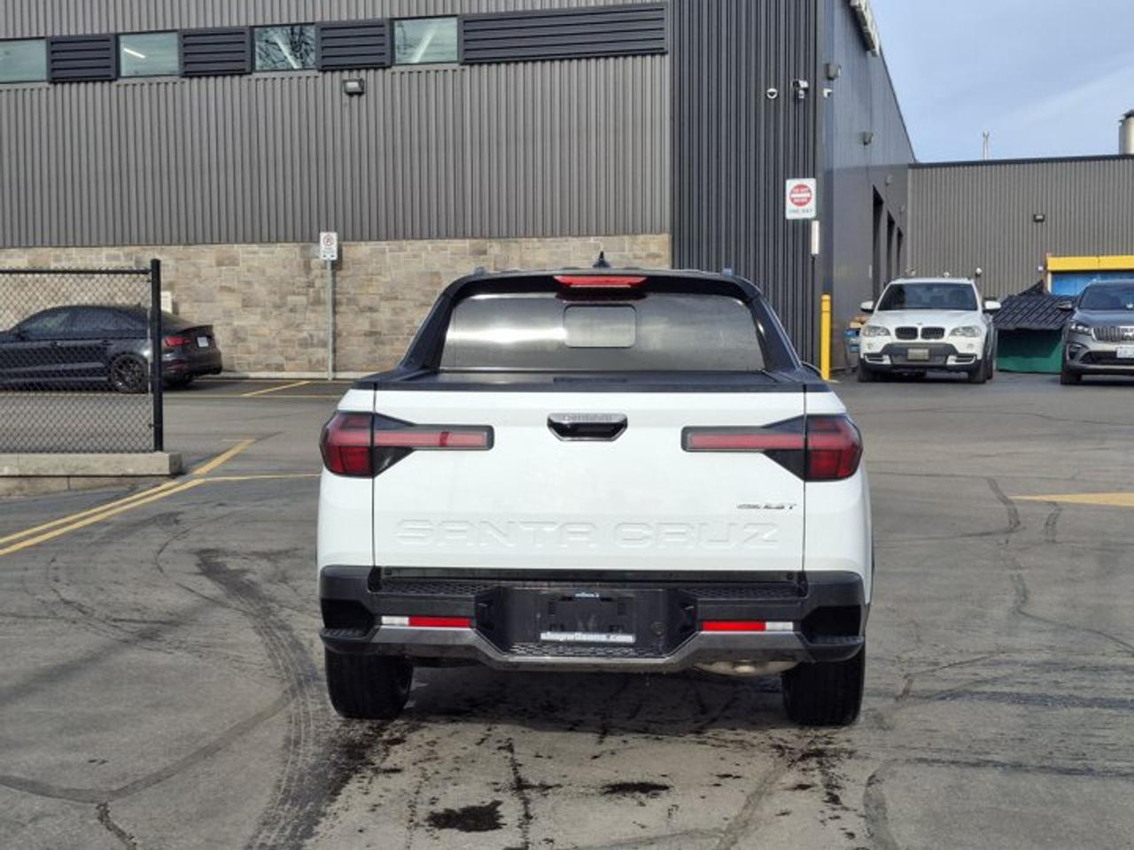 2025 Hyundai Santa Cruz Preferred AWD | Heated Wheel + Seats | CarPlay + Android | Rear Camera | and More ! Photo3