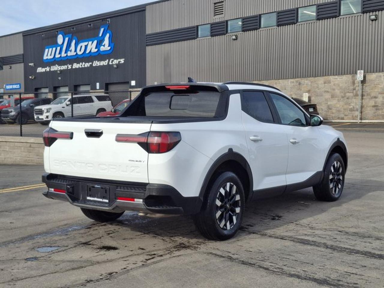 2025 Hyundai Santa Cruz Preferred AWD | Heated Wheel + Seats | CarPlay + Android | Rear Camera | and More ! Photo