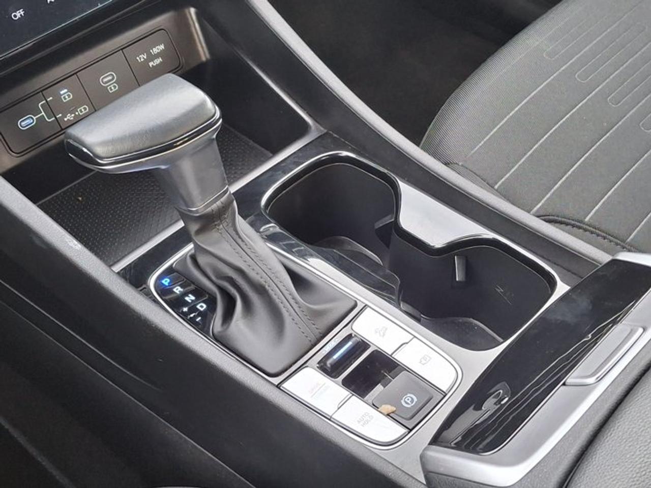 2025 Hyundai Santa Cruz Preferred AWD | Heated Wheel + Seats | CarPlay + Android | Rear Camera | and More ! Photo