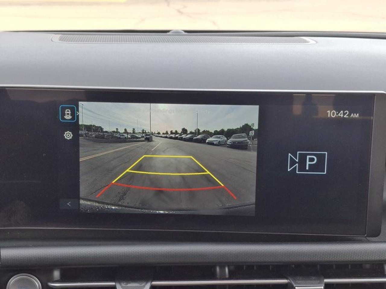 2025 Hyundai Santa Cruz Preferred AWD | Heated Wheel + Seats | CarPlay + Android | Rear Camera | and More ! Photo
