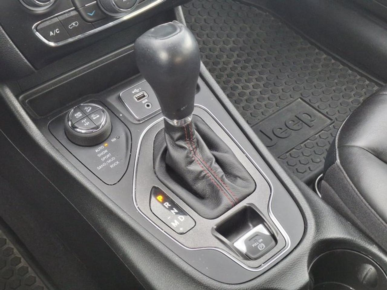 2022 Jeep Cherokee Trailhawk | V6 | Leather | Navi | Tow Group |Heated Seats + Steering | Remote Start | and More ! Photo