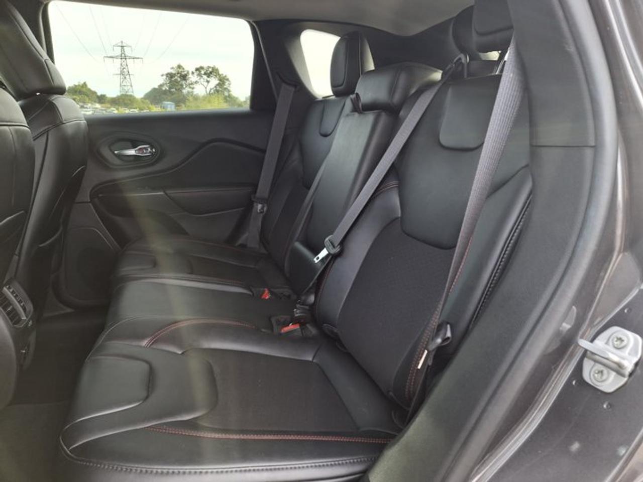 2022 Jeep Cherokee Trailhawk | V6 | Leather | Navi | Tow Group |Heated Seats + Steering | Remote Start | and More ! Photo