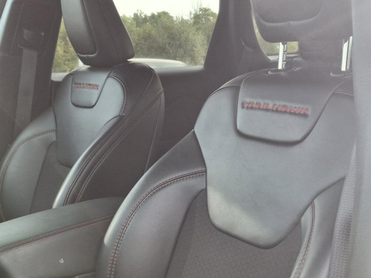2022 Jeep Cherokee Trailhawk | V6 | Leather | Navi | Tow Group |Heated Seats + Steering | Remote Start | and More ! Photo
