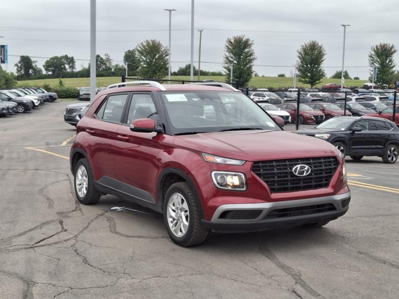 2025 Hyundai Venue Preferred | Heated Wheel + Seats | CarPlay + Android | Rear Camera | and More ! Photo