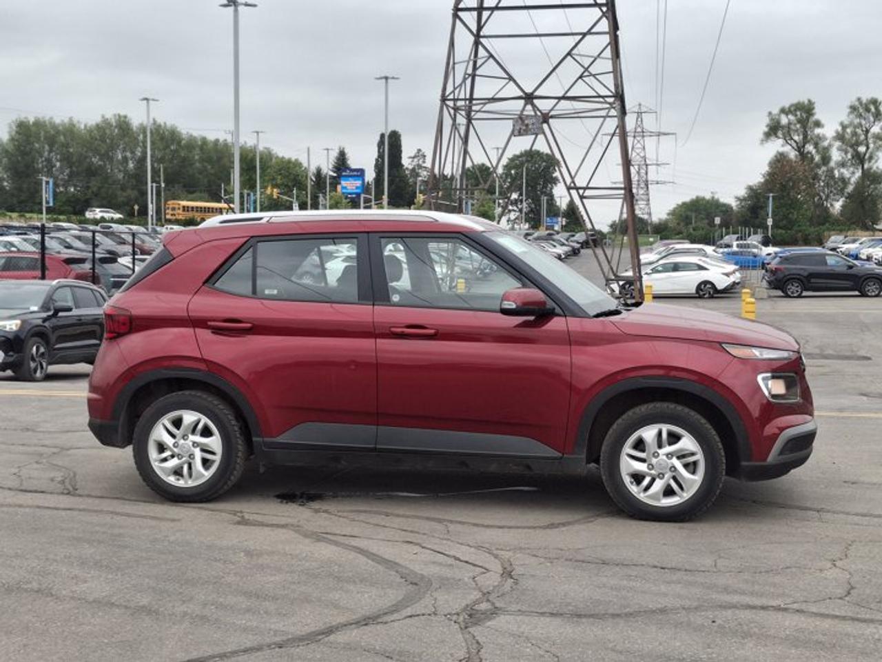 2025 Hyundai Venue Preferred | Heated Wheel + Seats | CarPlay + Android | Rear Camera | and More ! Photo
