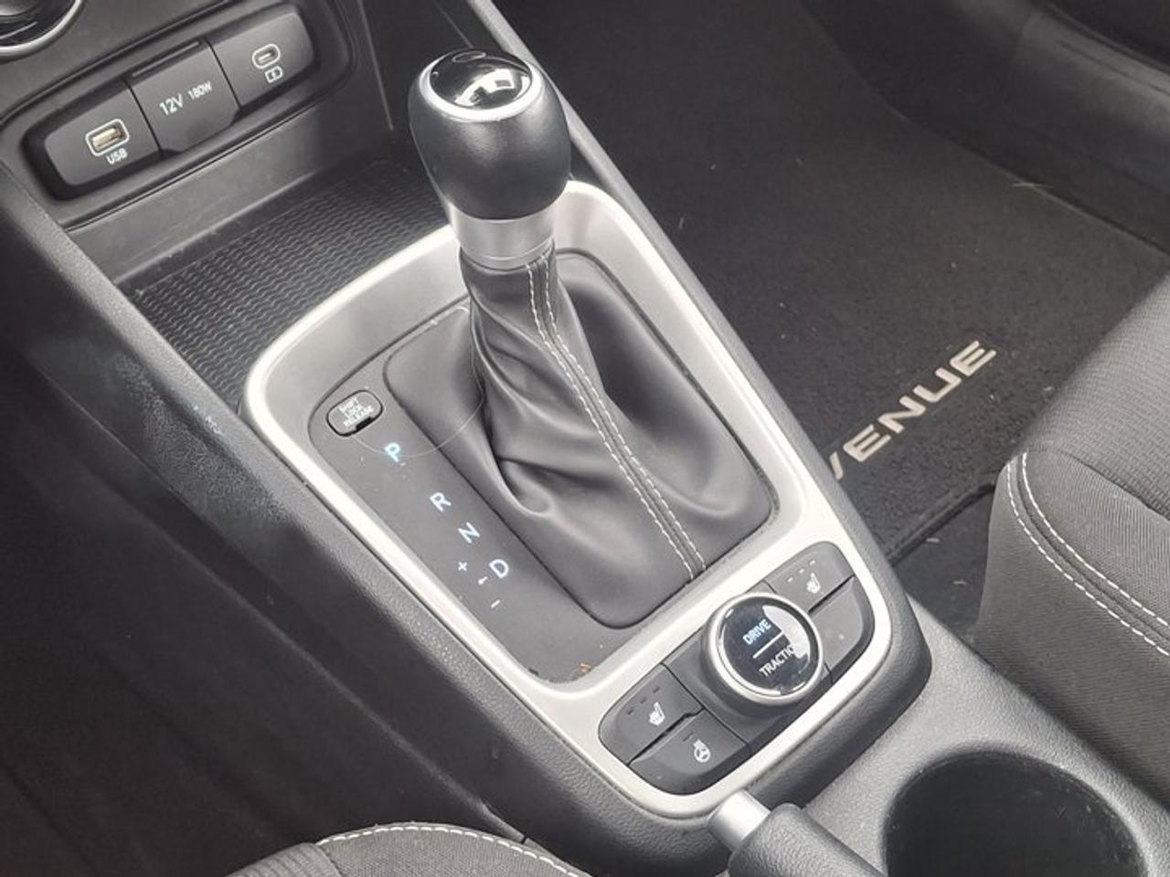 2025 Hyundai Venue Preferred | Heated Wheel + Seats | CarPlay + Android | Rear Camera | and More ! Photo