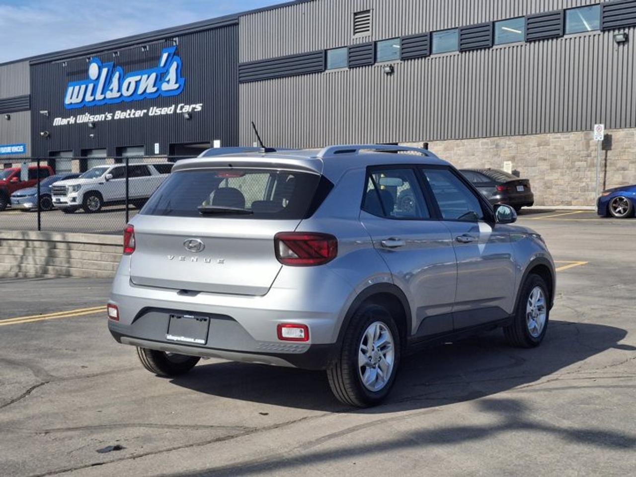 2025 Hyundai Venue Preferred | Heated Wheel + Seats | CarPlay + Android | Rear Camera | and More ! Photo4