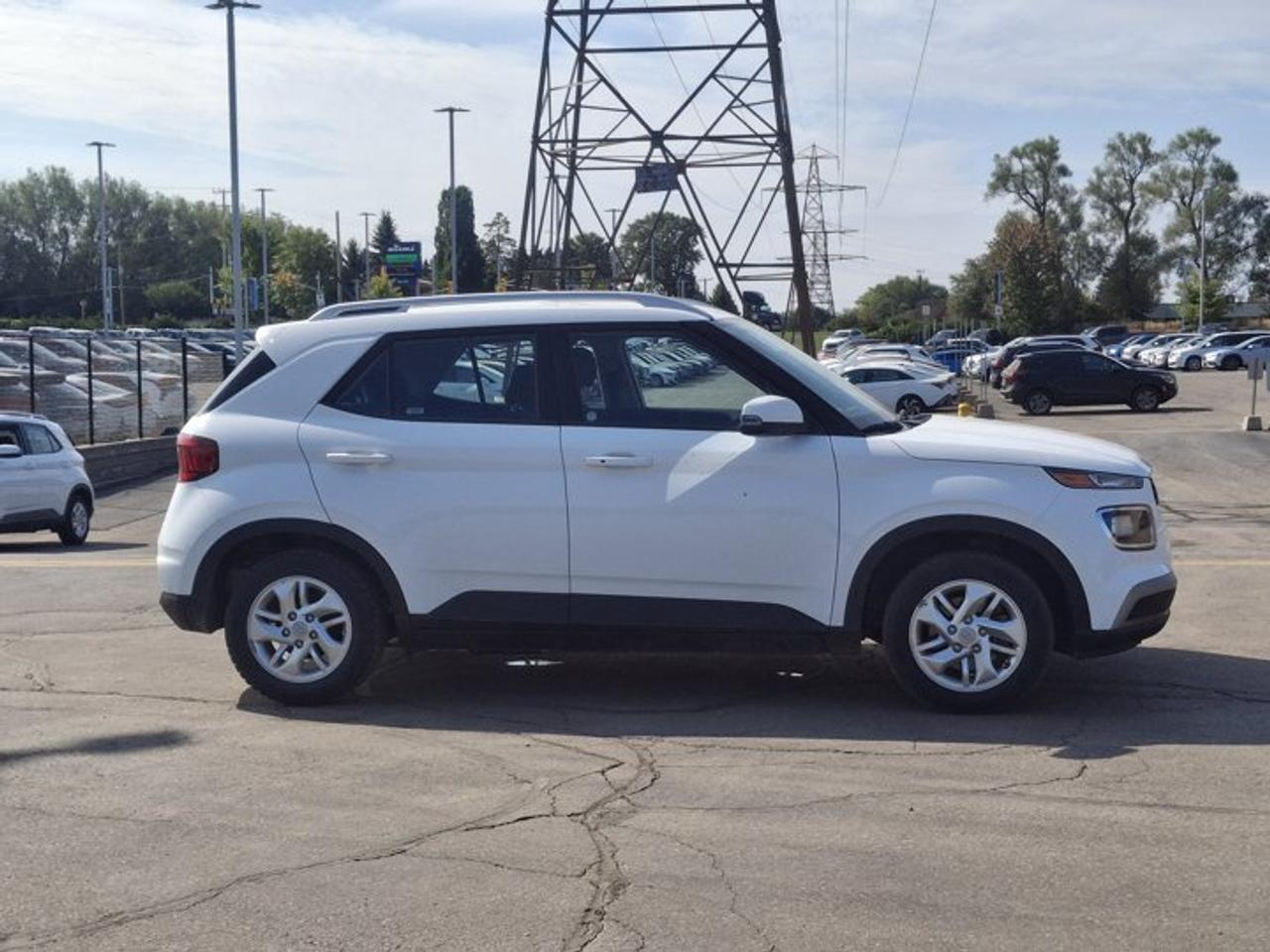 2025 Hyundai Venue Preferred | Heated Wheel + Seats | CarPlay + Android | Rear Camera | and More ! Photo