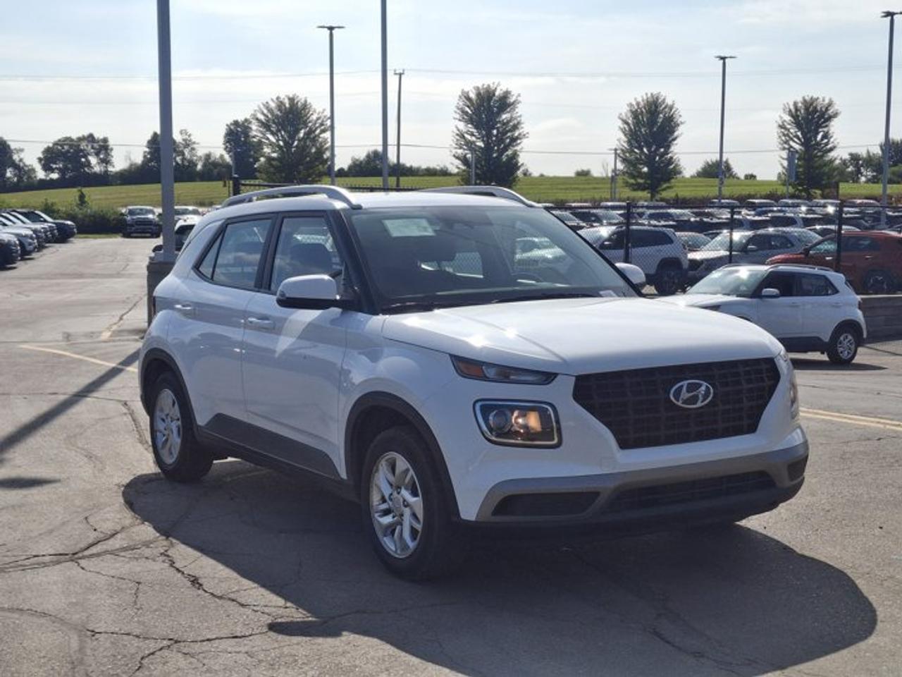 2025 Hyundai Venue Preferred | Heated Wheel + Seats | CarPlay + Android | Rear Camera | and More ! Photo