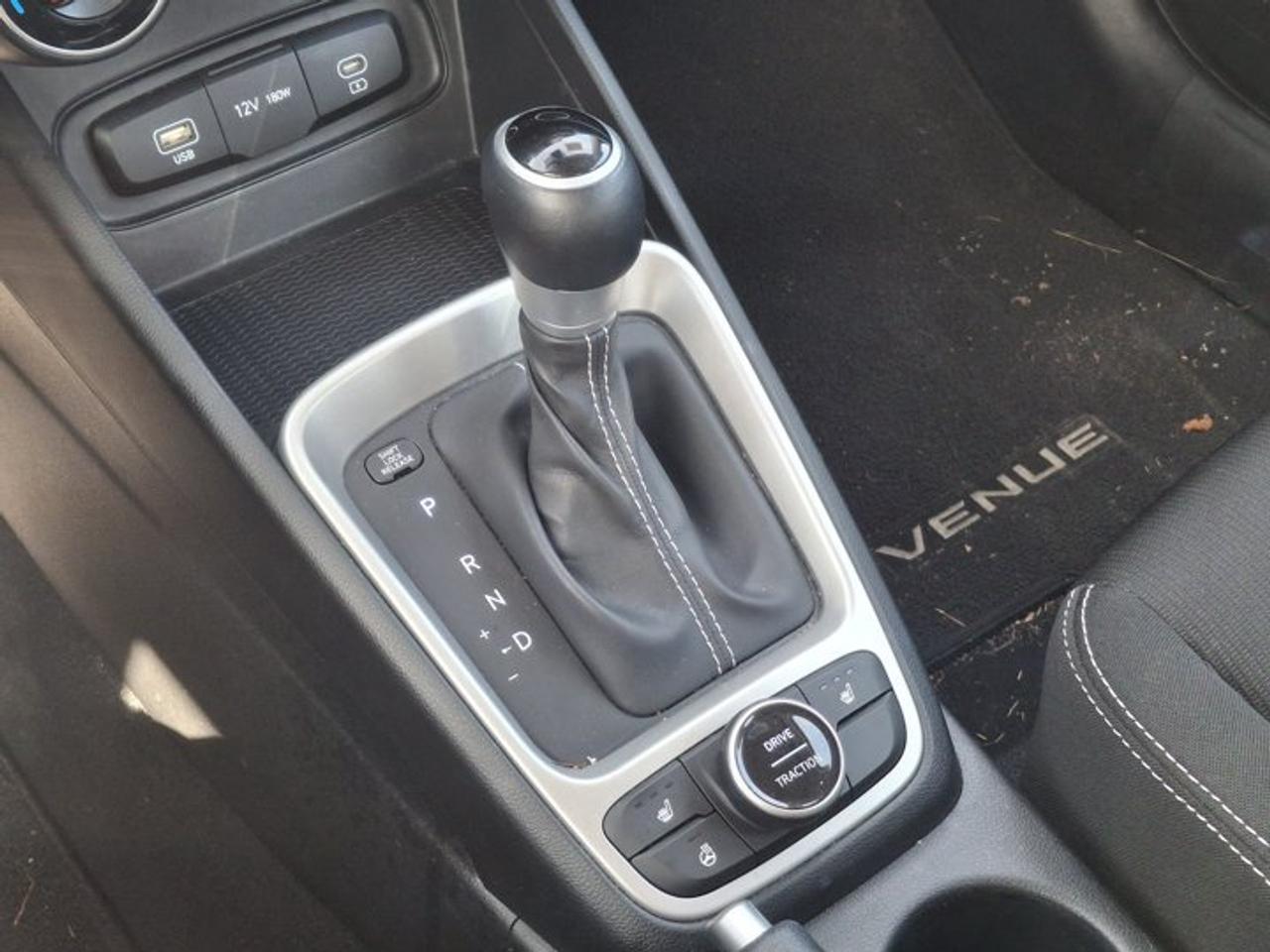 2025 Hyundai Venue Preferred | Heated Wheel + Seats | CarPlay + Android | Rear Camera | and More ! Photo