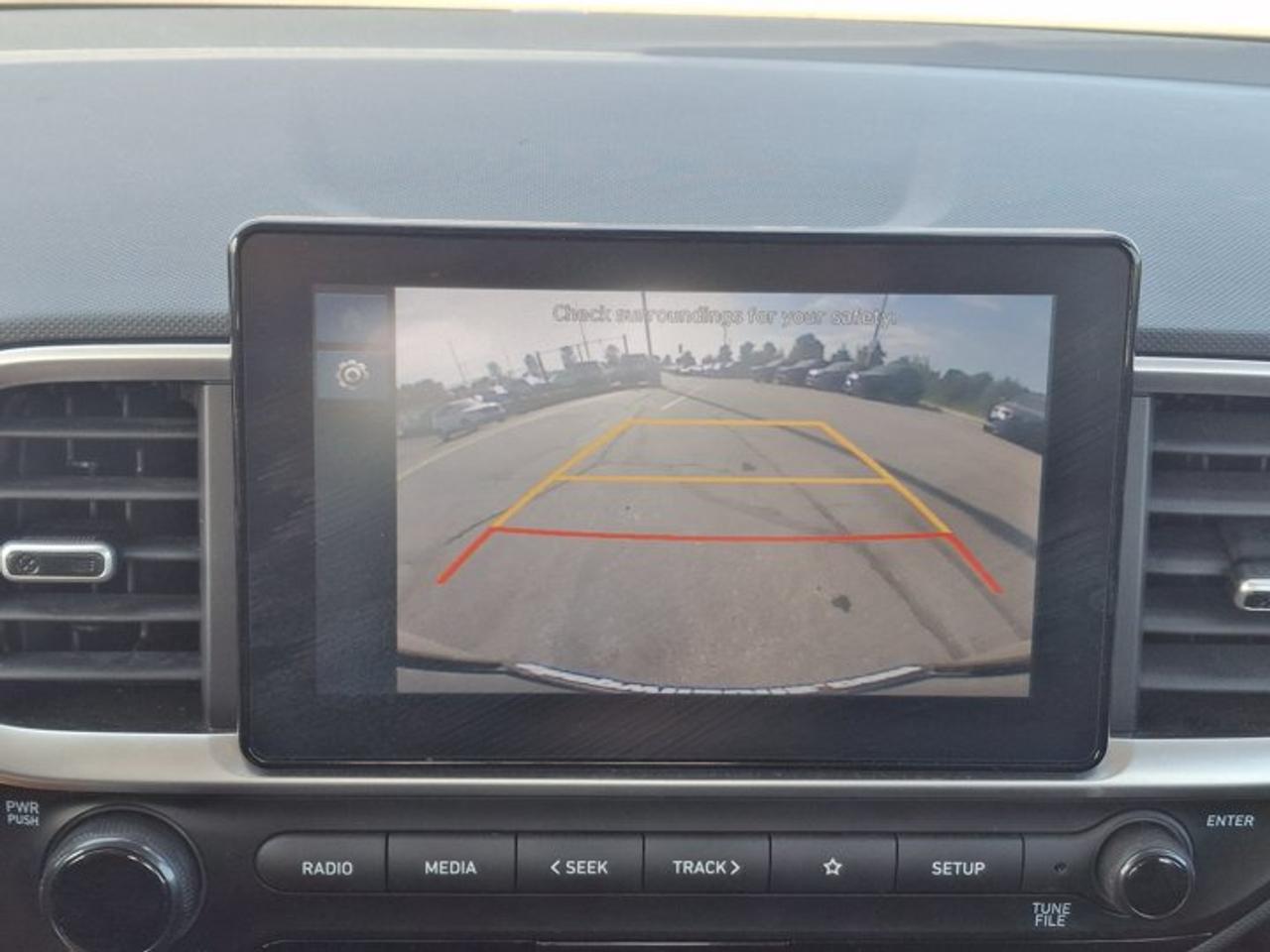 2025 Hyundai Venue Preferred | Heated Wheel + Seats | CarPlay + Android | Rear Camera | and More ! Photo