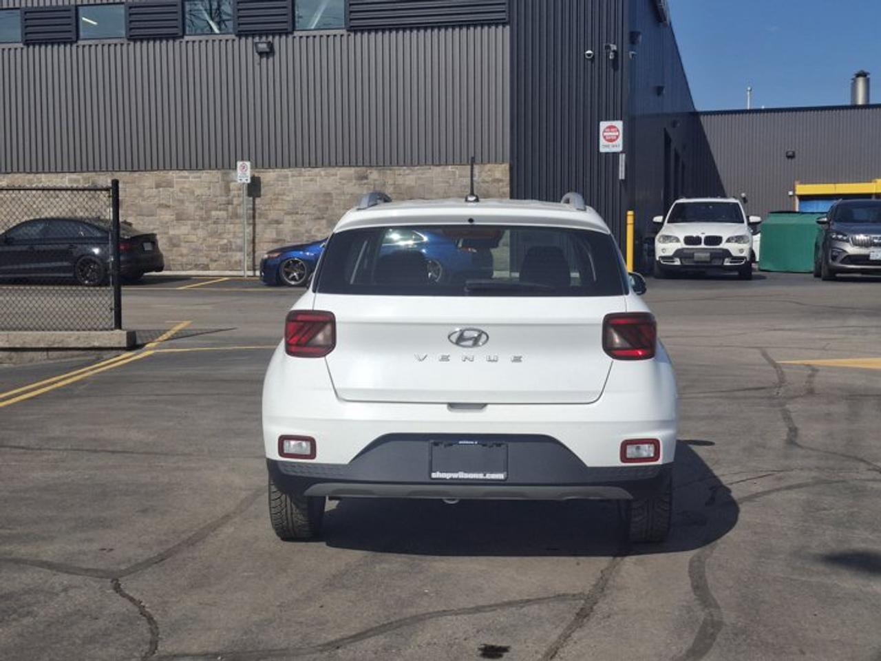 2025 Hyundai Venue Preferred | Heated Wheel + Seats | CarPlay + Android | Rear Camera | and More ! Photo3