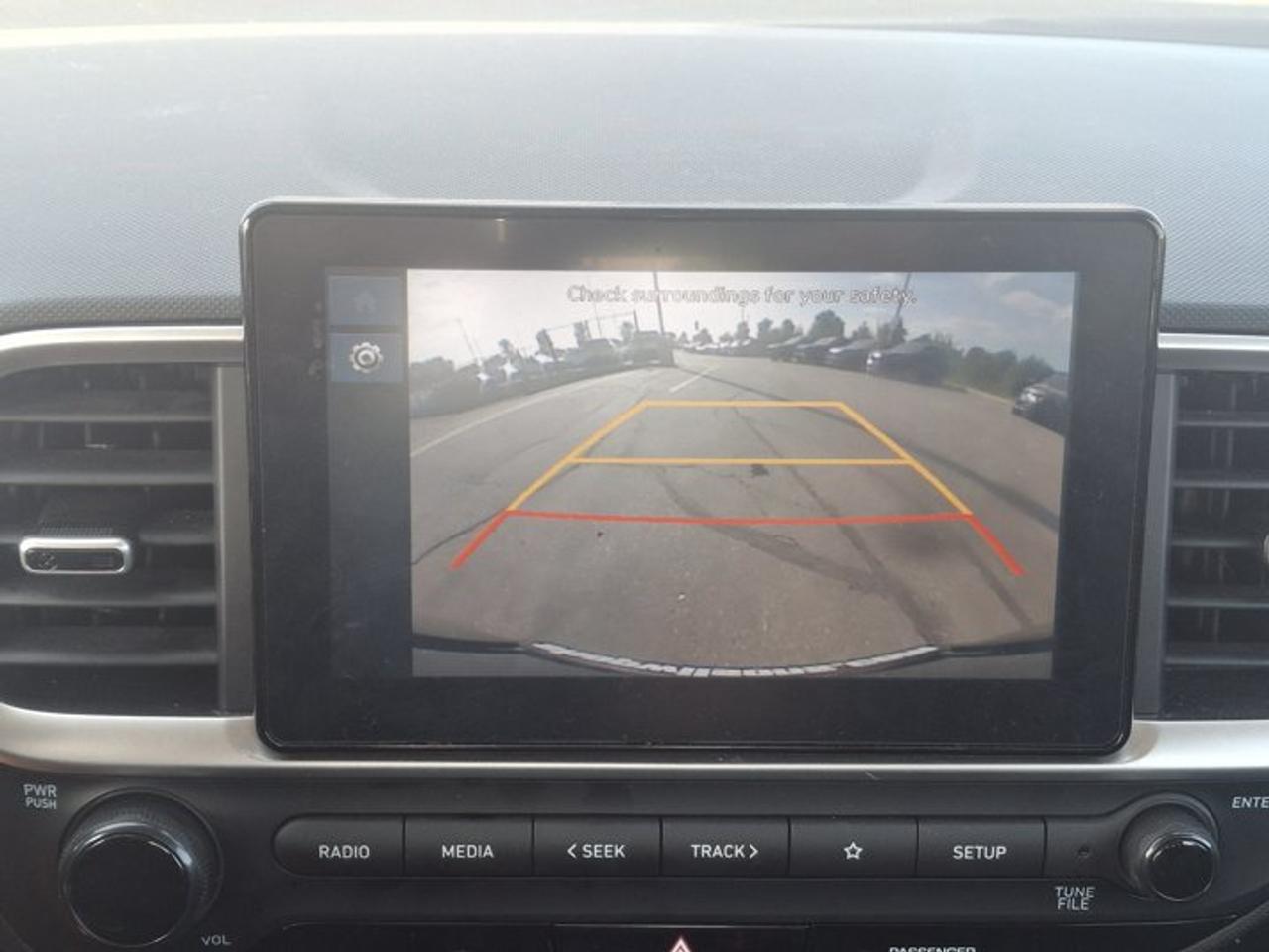 2025 Hyundai Venue Preferred | Heated Wheel + Seats | CarPlay + Android | Rear Camera | and More ! Photo