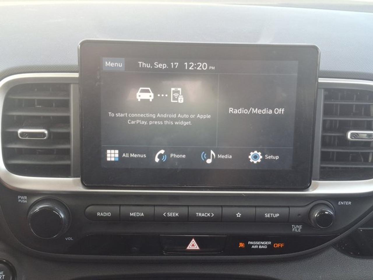 2025 Hyundai Venue Preferred | Heated Wheel + Seats | CarPlay + Android | Rear Camera | and More ! Photo