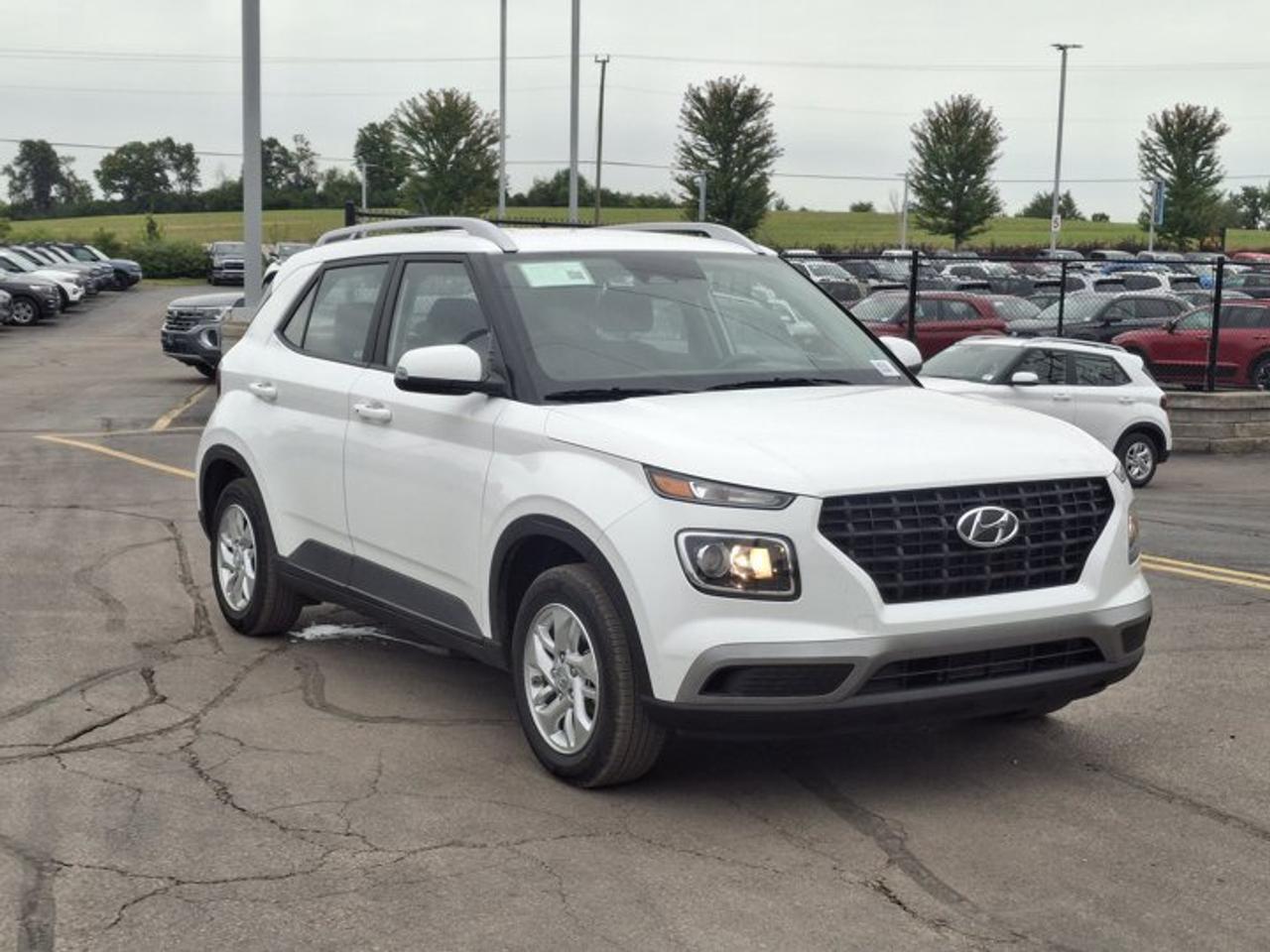 2026 Hyundai Venue Preferred | Heated Wheel + Seats | BCW | RCCW | CarPlay + Android | Rear Camera | and More ! Photo