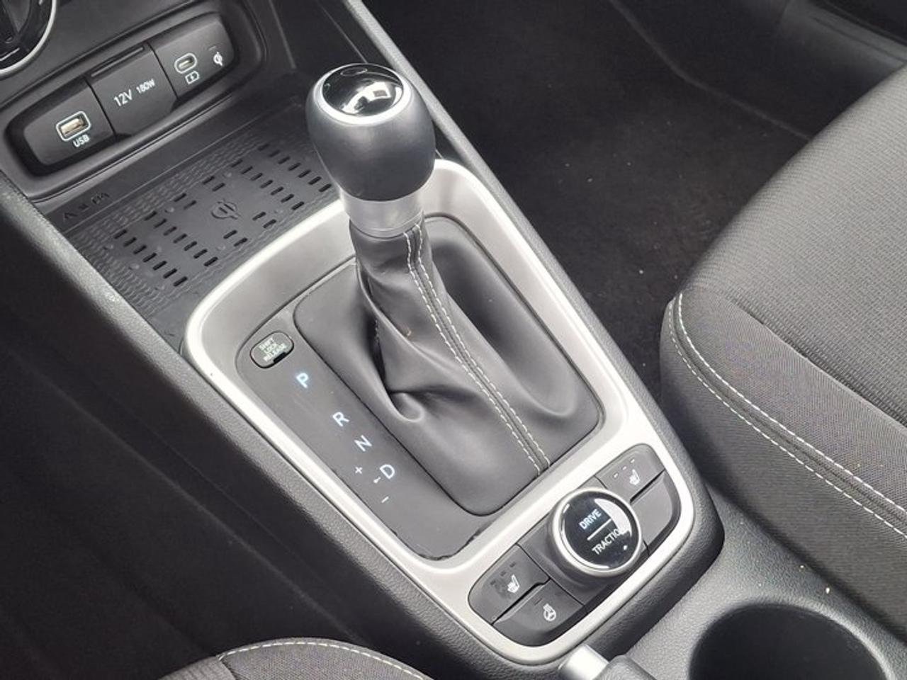 2026 Hyundai Venue Preferred | Heated Wheel + Seats | BCW | RCCW | CarPlay + Android | Rear Camera | and More ! Photo