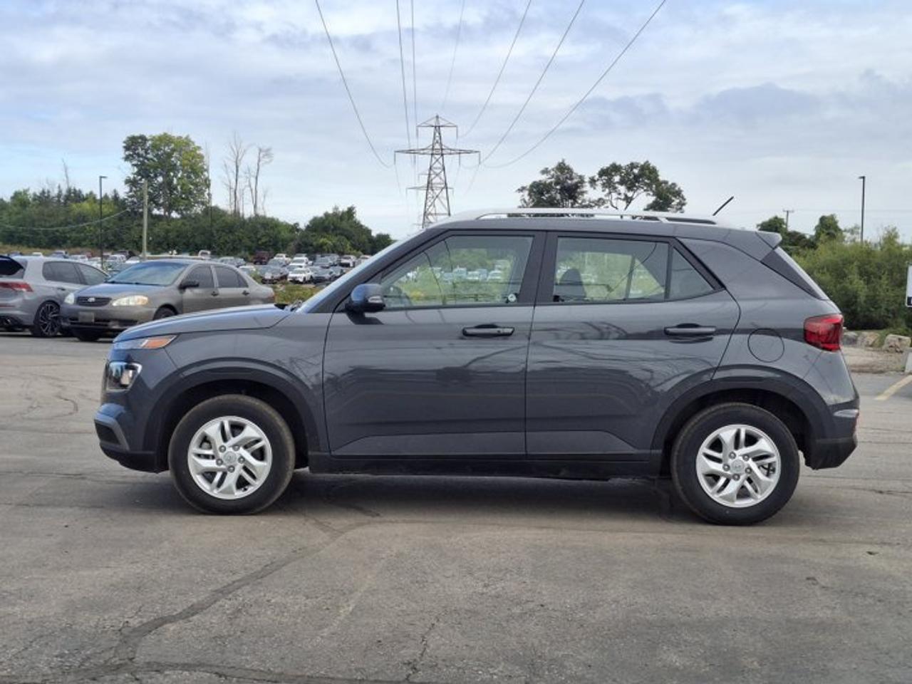 2026 Hyundai Venue Preferred | Heated Wheel + Seats | BCW | RCCW | CarPlay + Android | Rear Camera | and More ! Photo5