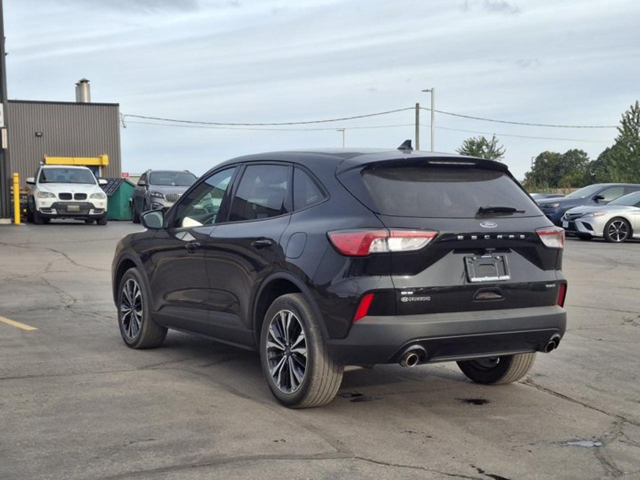 2022 Ford Escape SE Hybrid AWD | Sport Appearance Pkg | Heated Seats + Steering | Nineteens | Blind Spot Monitor | Photo