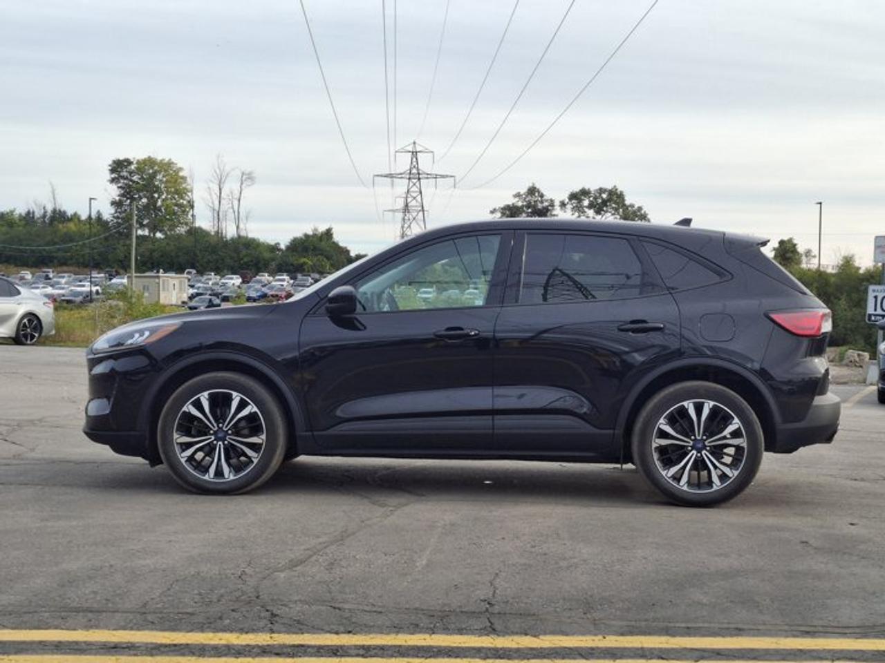 2022 Ford Escape SE Hybrid AWD | Sport Appearance Pkg | Heated Seats + Steering | Nineteens | Blind Spot Monitor | Photo5