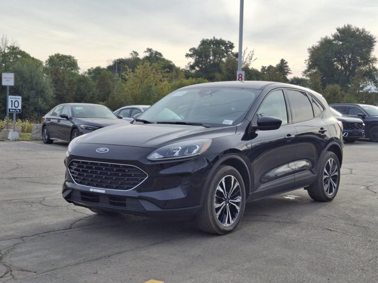 2022 Ford Escape SE Hybrid AWD | Sport Appearance Pkg | Heated Seats + Steering | Nineteens | Blind Spot Monitor | Photo