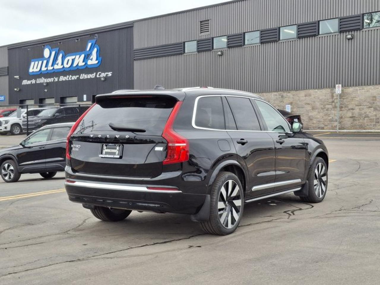 2024 Volvo XC90 Recharge Plus Bright Theme AWD | Leather | Sunroof | Nav | 360 Camera | Heated Seats | Power Seat Photo