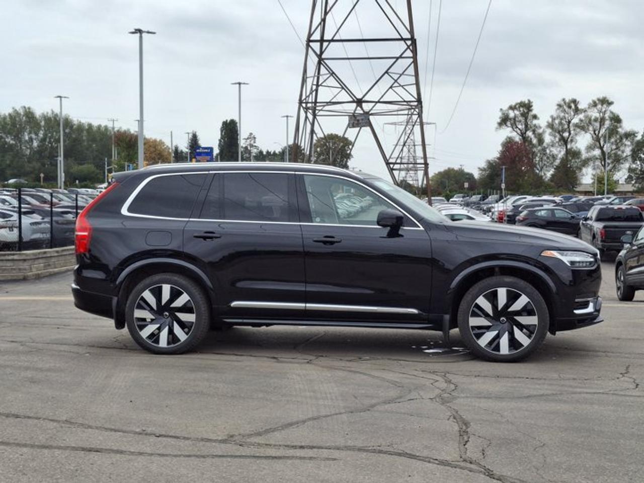 2024 Volvo XC90 Recharge Plus Bright Theme AWD | Leather | Sunroof | Nav | 360 Camera | Heated Seats | Power Seat Photo