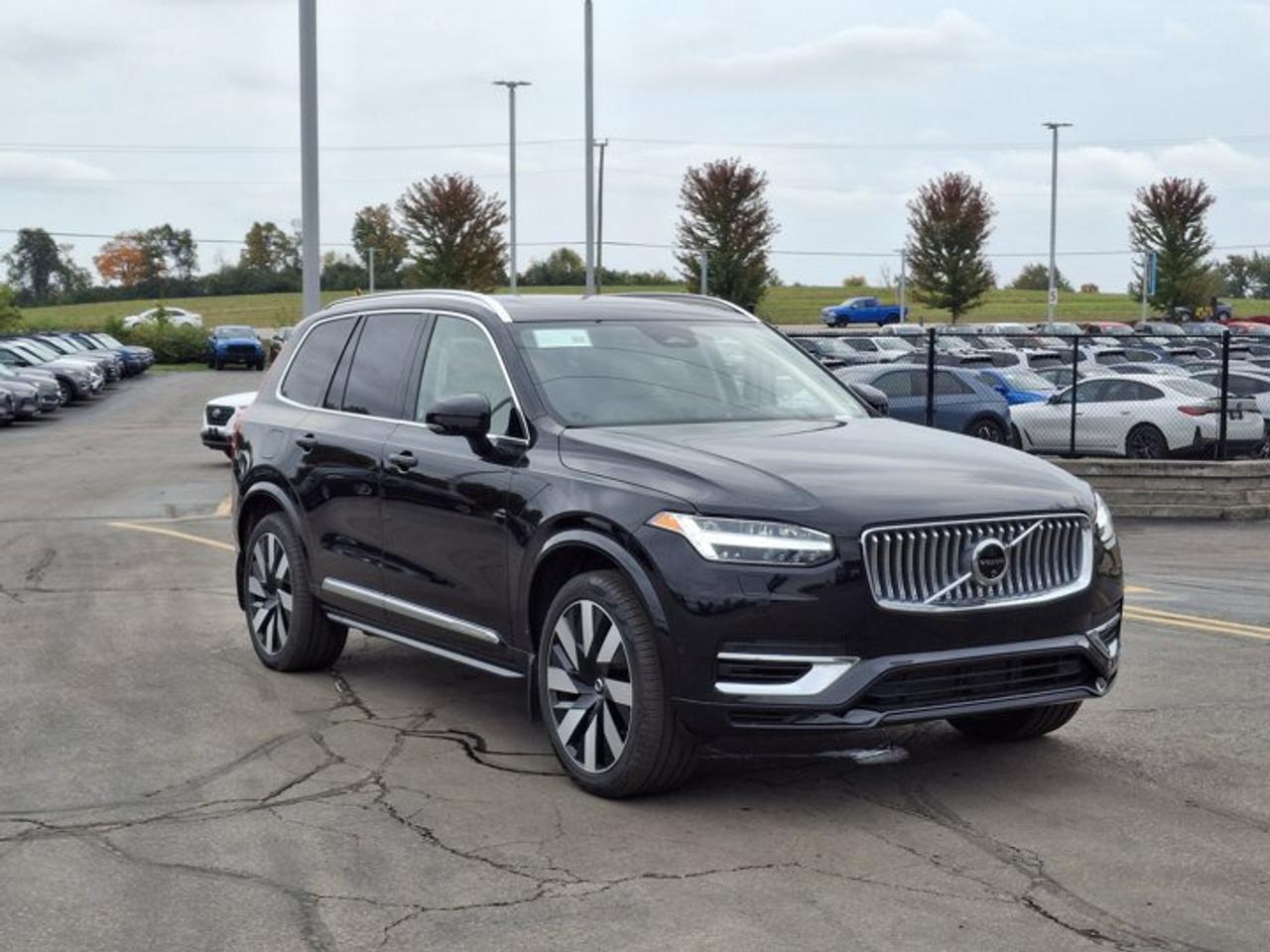 2024 Volvo XC90 Recharge Plus Bright Theme AWD | Leather | Sunroof | Nav | 360 Camera | Heated Seats | Power Seat Photo