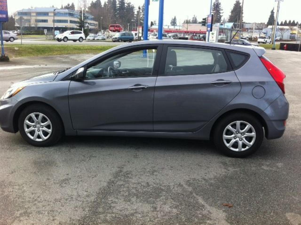 2013 Hyundai Accent GLS - Photo #5