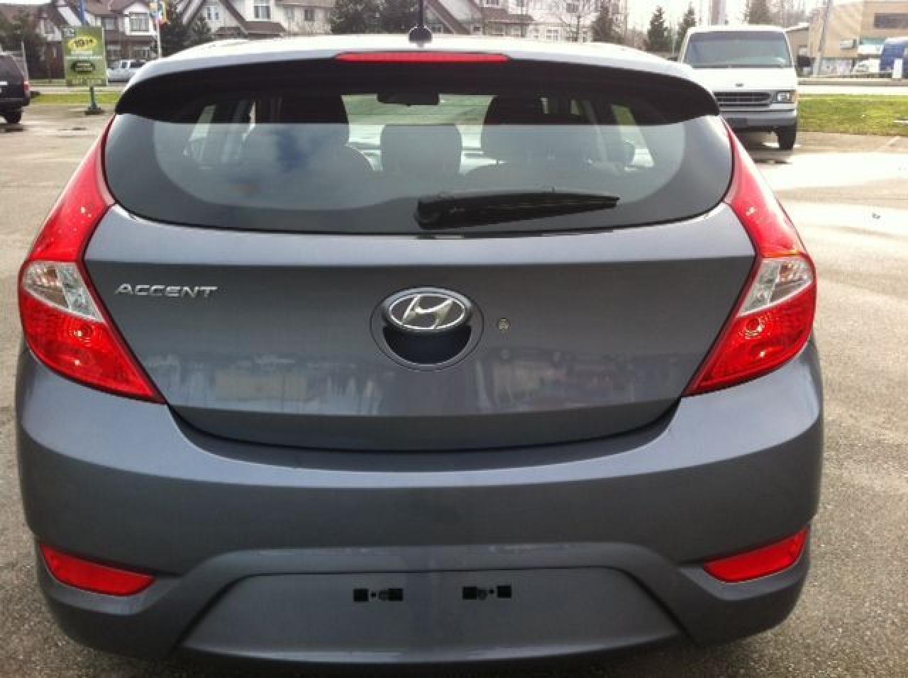 2013 Hyundai Accent GLS - Photo #7