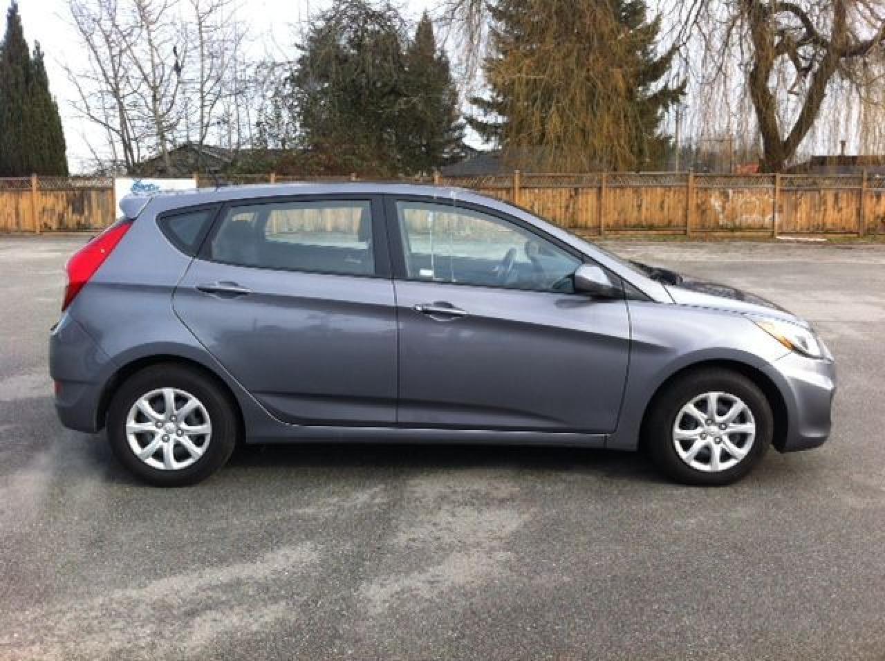 2013 Hyundai Accent GLS - Photo #9