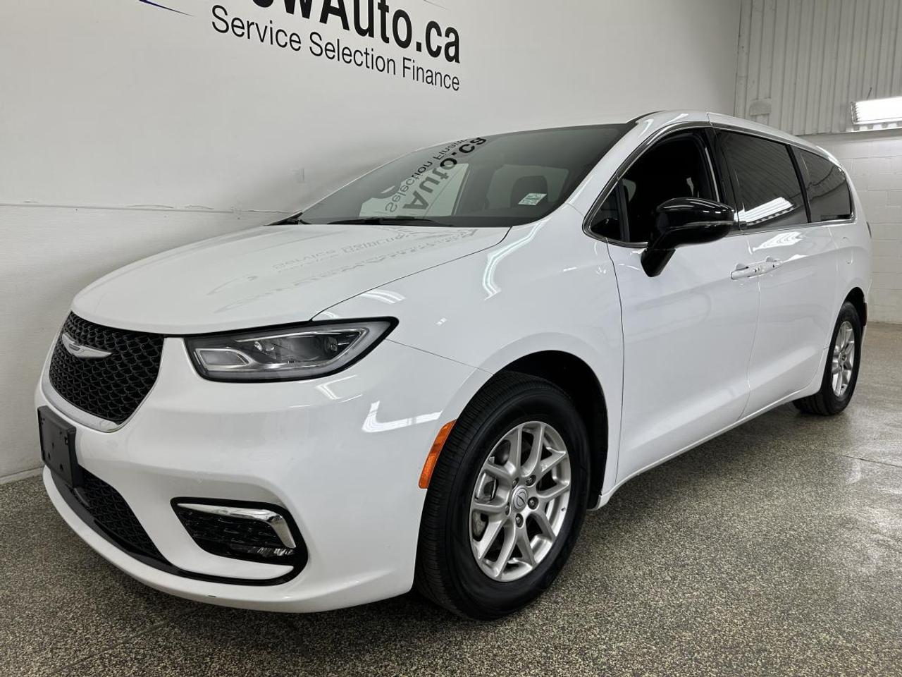 2025 Chrysler Pacifica Select SELECT/HEATED PWR LEATHER SEATS/PWR SLIDERS/BUCKETS/REM START/PWR GATE/MORE! Photo