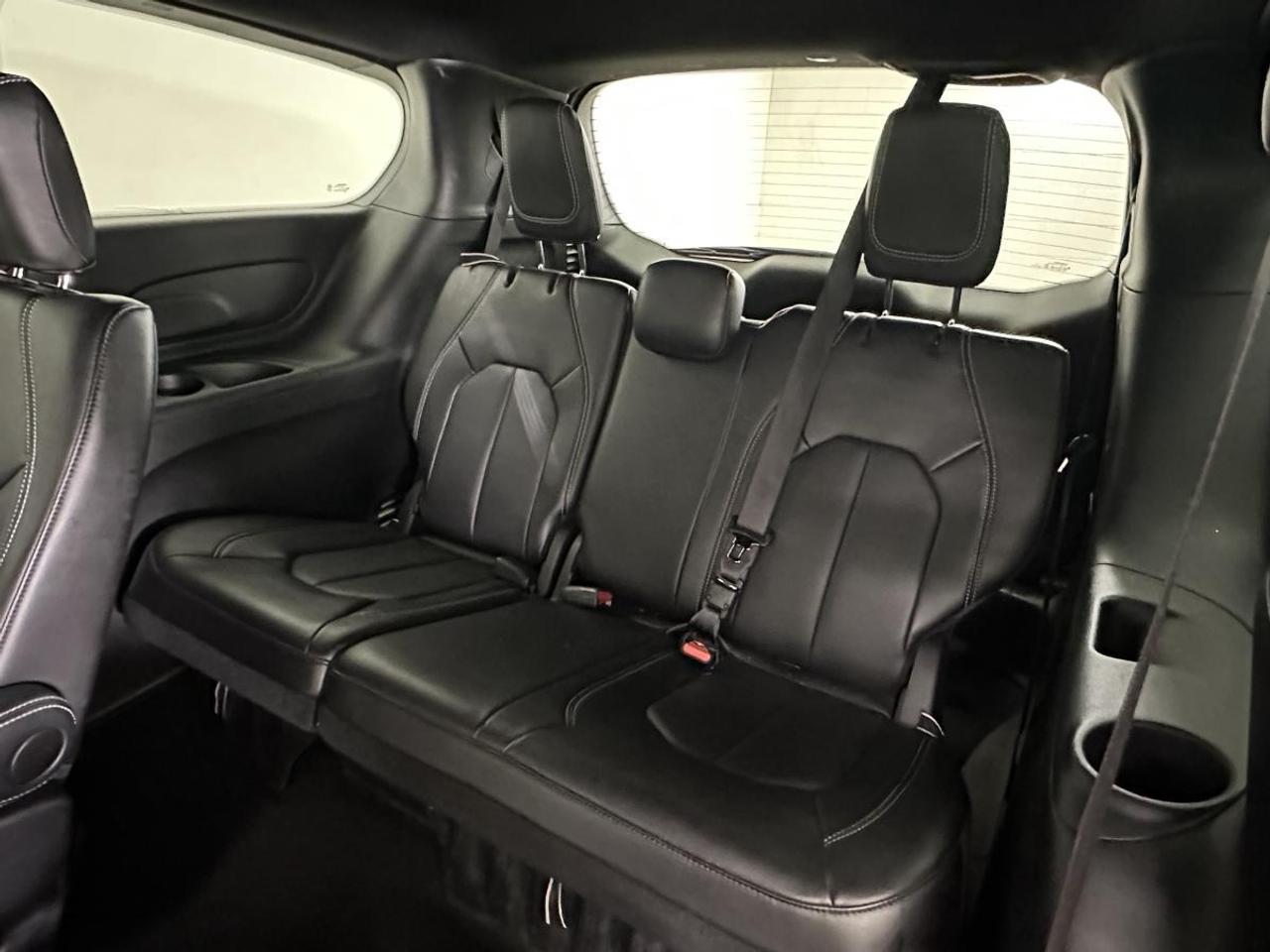 2025 Chrysler Pacifica Select SELECT/HEATED PWR LEATHER SEATS/PWR SLIDERS/BUCKETS/REM START/PWR GATE/MORE! Photo