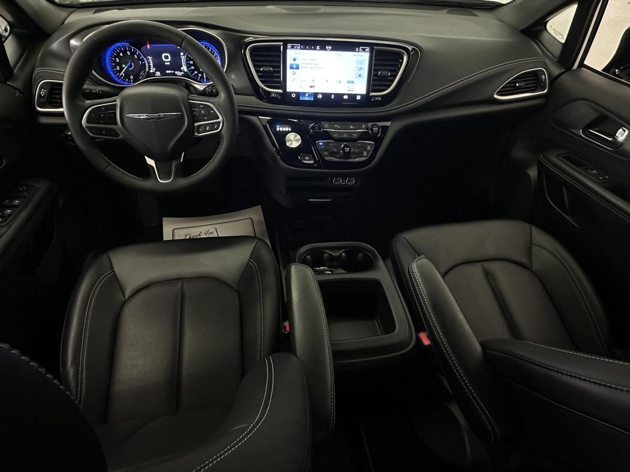 2025 Chrysler Pacifica Select SELECT/HEATED PWR LEATHER SEATS/PWR SLIDERS/BUCKETS/REM START/PWR GATE/MORE! Photo