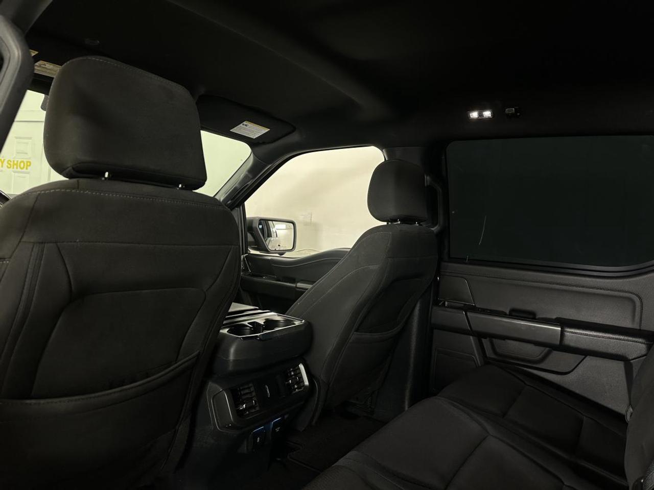 2024 Ford F-150 XLT/HYBRID/NAVIGATION/BUCKETS/33KM/1 OWNER FORD LEASE RETURN! Photo