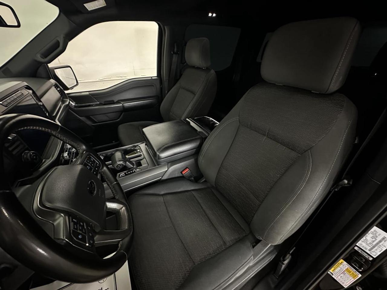 2024 Ford F-150 XLT/HYBRID/NAVIGATION/BUCKETS/33KM/1 OWNER FORD LEASE RETURN! Photo