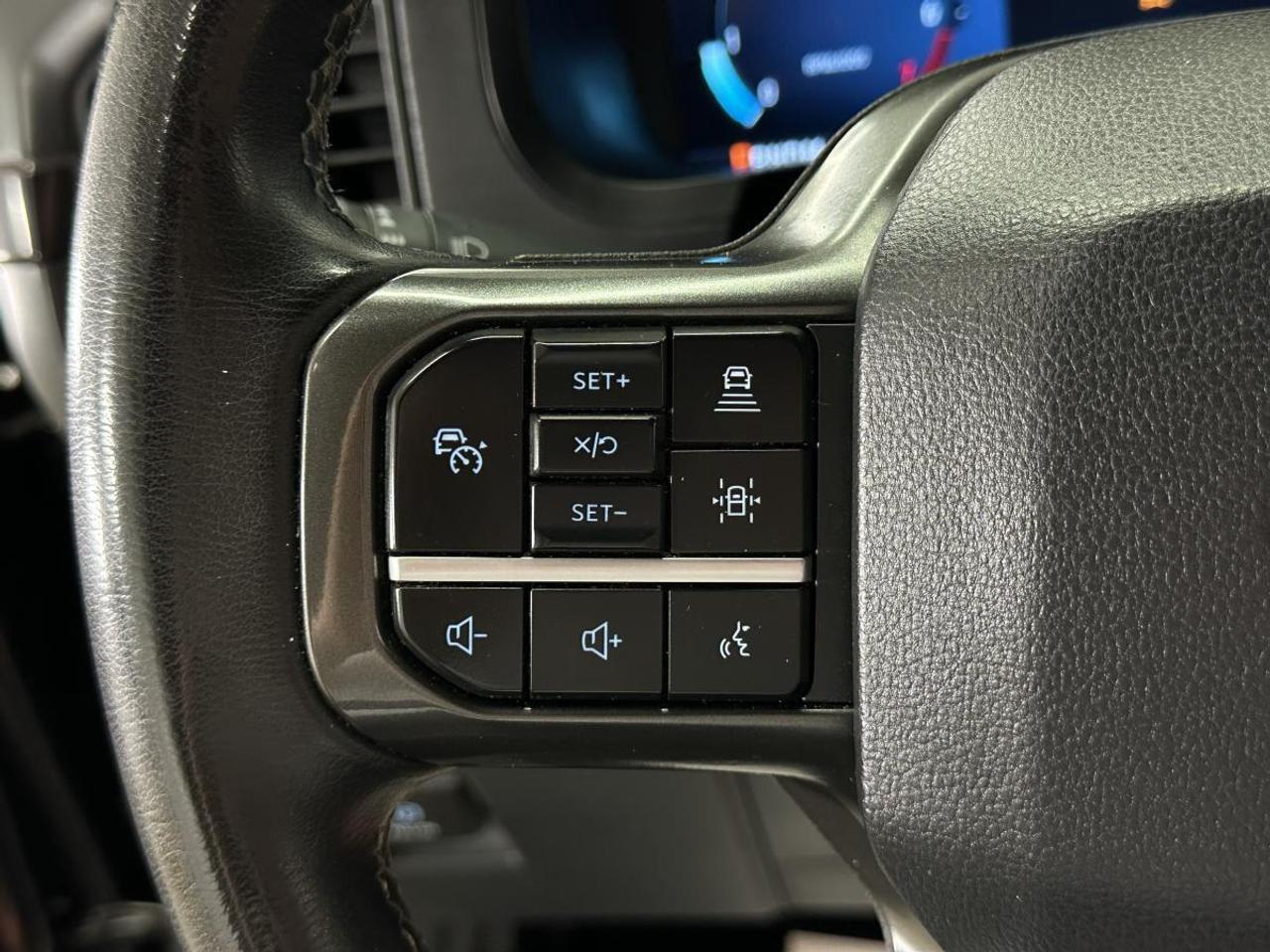 2024 Ford F-150 XLT/HYBRID/NAVIGATION/BUCKETS/33KM/1 OWNER FORD LEASE RETURN! Photo